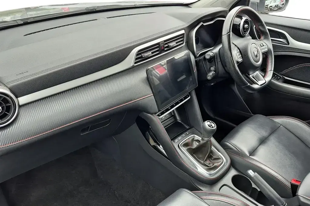 Usado MG ZS Exclusive 106 HP (77 kW) 2021 Prateado SUV