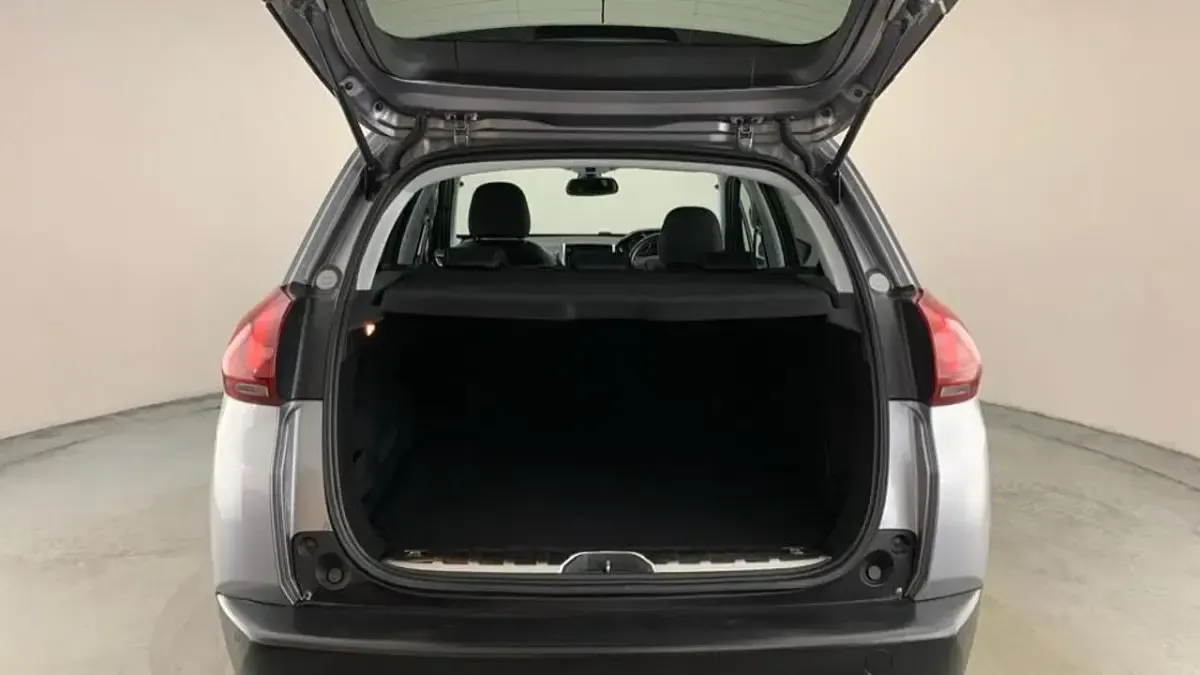 Used Peugeot 2008 Allure Premium 101 HP (74 kW) 2019 Grey SUV