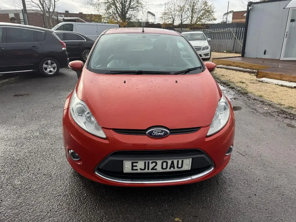 Used Ford Fiesta Zetec 96 HP (70 kW) 2012 Red Hatchback