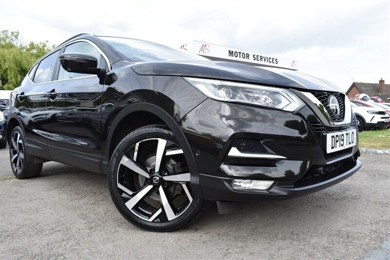 Black Used 2019 Nissan Qashqai Tekna SUV | £10,895 (Good price) - Image 1/4