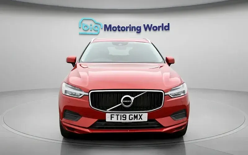 Begagnad Volvo XC60 Momentum 250 HK (183 kW) 2019 Röd SUV