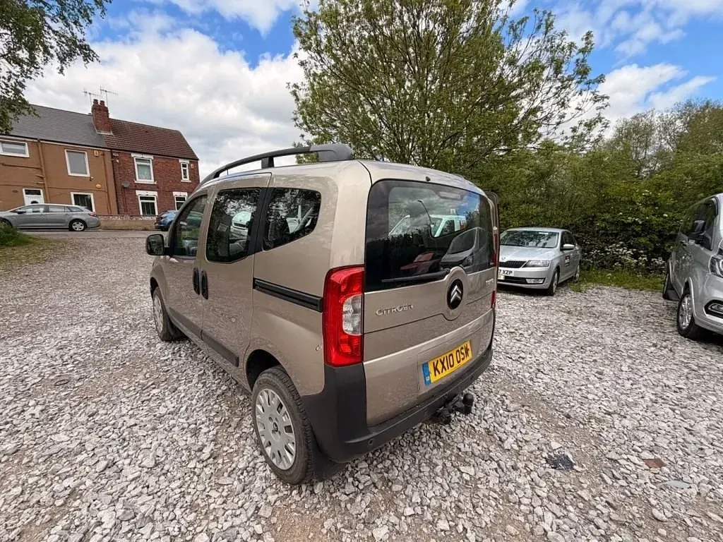 Usado Citroën Nemo 70 CV (51 kW) 2010 Beige Monovolumen