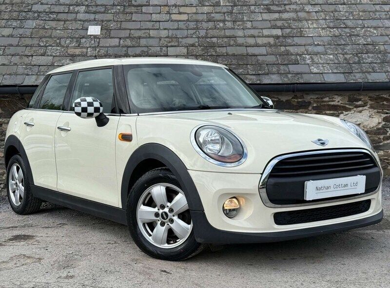White Used 2015 Mini ONE Hatch Hatchback | £6,445 (Fair price) - Image 1/4