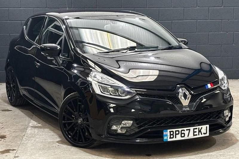 Used Renault Clio IV Trophy 220 HP (161 kW) 2018 Black Hatchback
