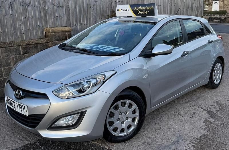 Silver Used 2012 Hyundai i30 Classic Hatchback | £2,295 (Fair price) - Image 1/4