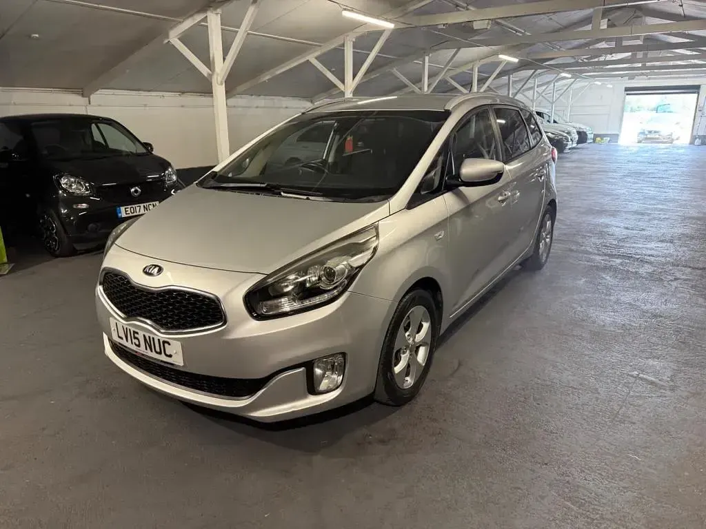 Used Kia Carens 2015 Silver MPV