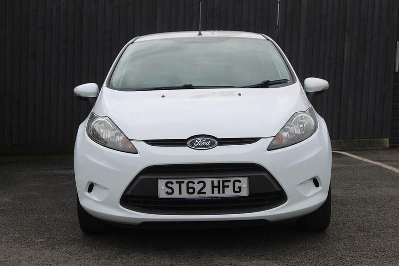 Used Ford Fiesta Style 70 HP (51 kW) 2012 White Hatchback