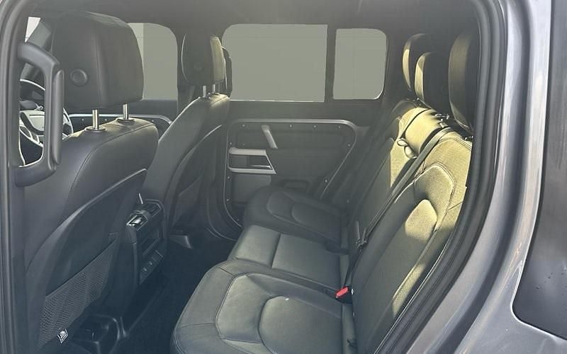 Begagnad Land Rover Defender SE Dynamic 249 HK (183 kW) 2025 SUV