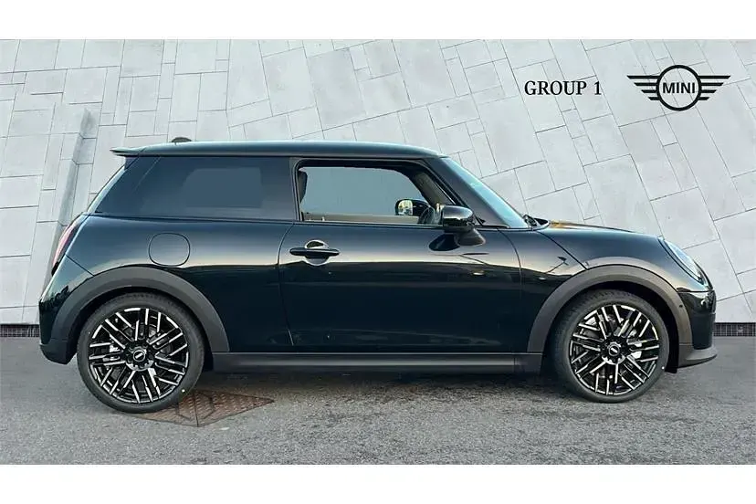 New Mini Cooper Exclusive 150 kW (204 HP) 2025 Midnight black ii Hatchback