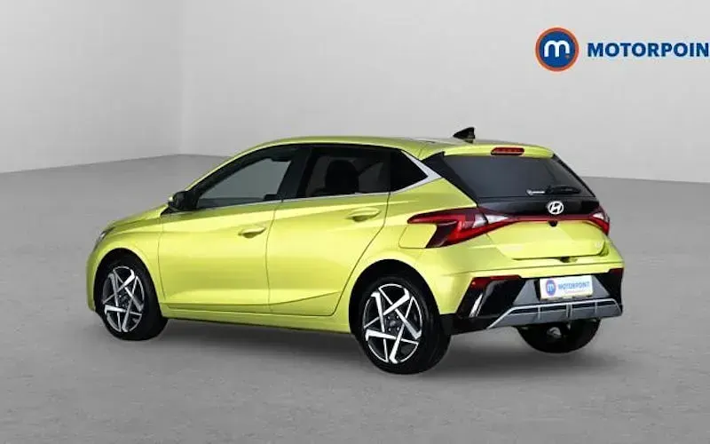 Used Hyundai i20 Premium 101 HP (74 kW) 2025 Green Hatchback