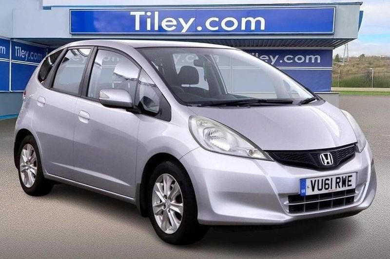 Used Honda Jazz ES 100 HP (73 kW) 2011 Silver Hatchback