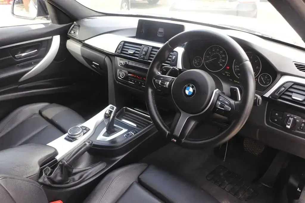 Used BMW 320 M Sport 2015 White Estate