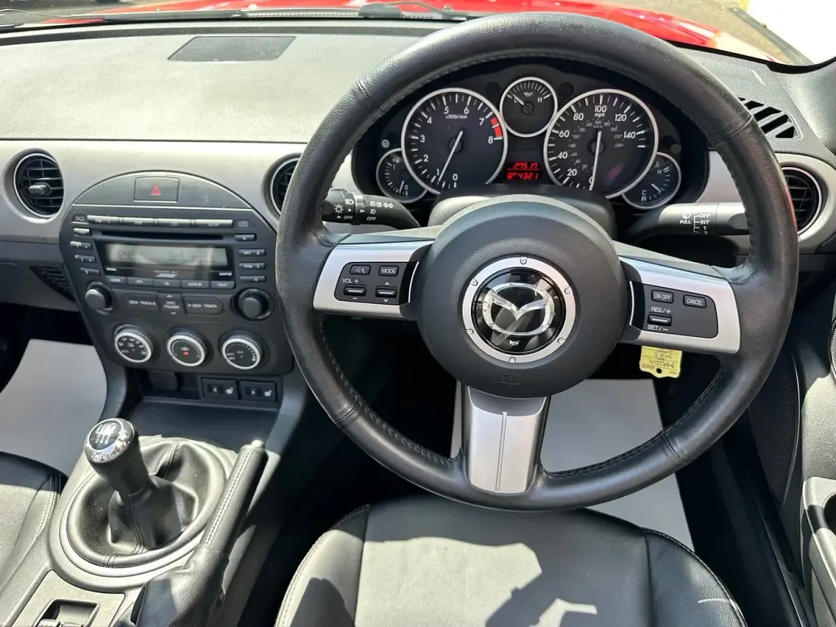 Used Mazda MX5 Inclusive 160 HP (117 kW) 2011 Red Cabriolet