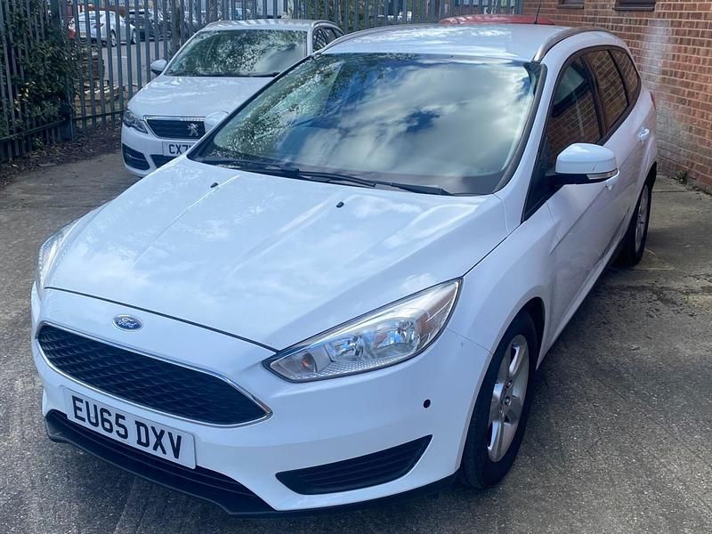 Used Ford Focus Style 120 HP (88 kW) 2015 White Estate