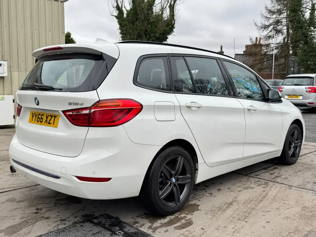 Used BMW 218 Sport Line 147 HP (108 kW) 2016 White Estate