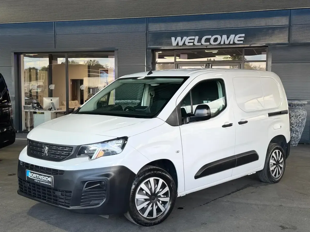 Used Peugeot Partner Premium 2023 White MPV