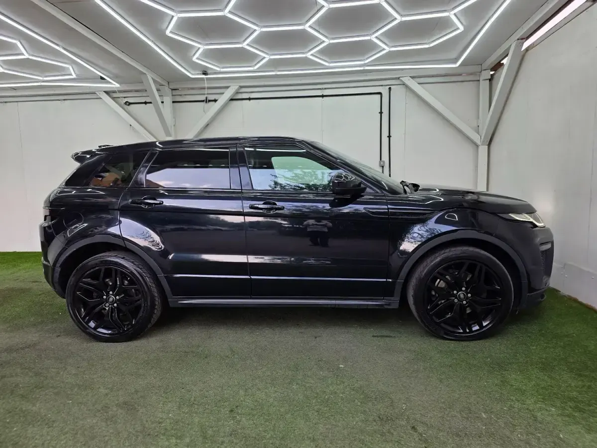 Used Land Rover Range Rover evoque HSE Dynamic 2017 Black Estate