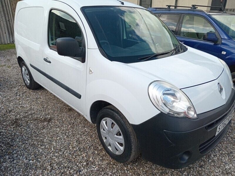 White Used 2013 Renault Kangoo MPV | £2,695 (Good price) - Image 1/4
