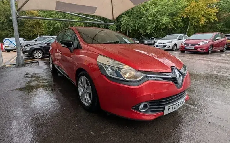 Used Renault Clio Dynamique 90 HP (66 kW) 2015 Hatchback