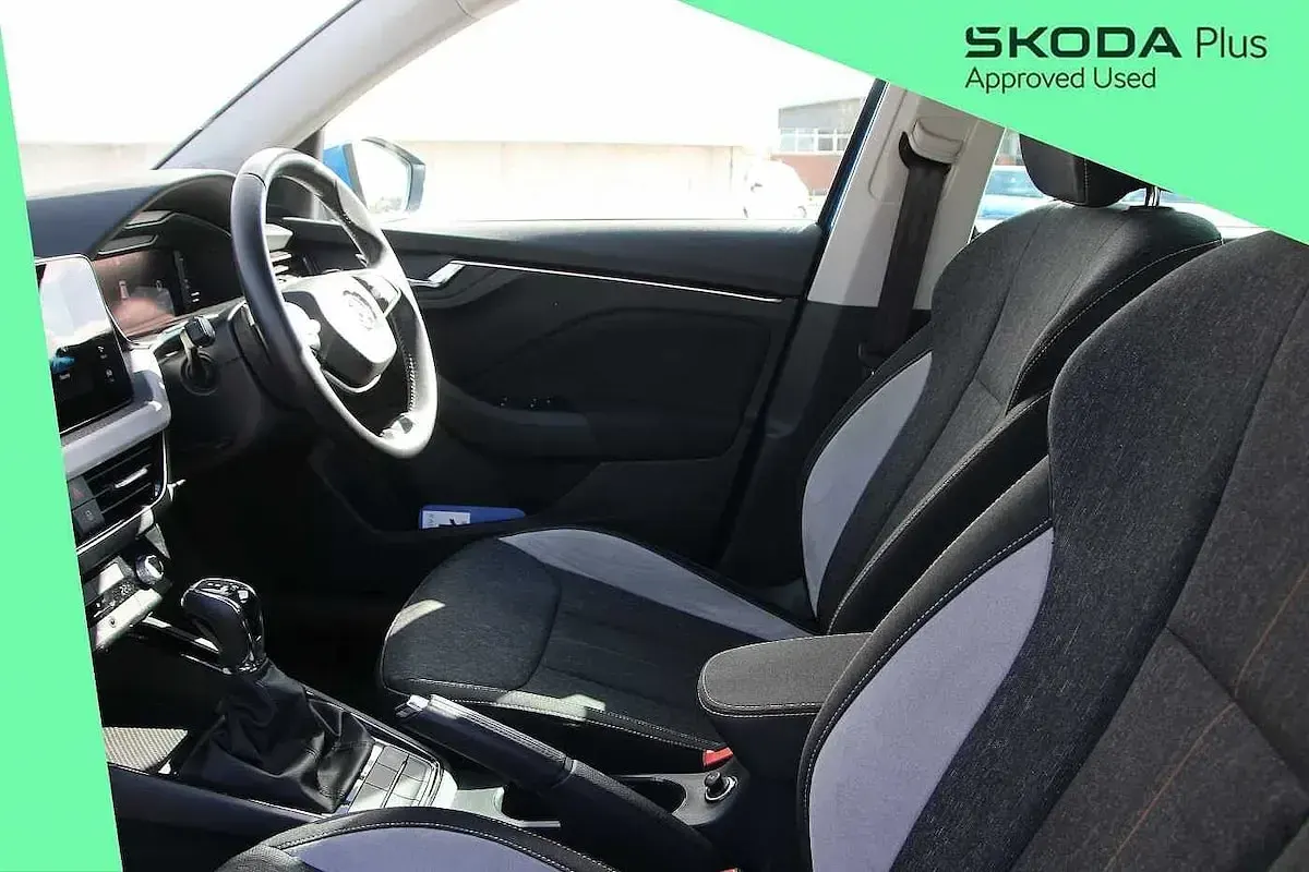 Used Skoda Kamiq SE L 115 HP (84 kW) 2024 Race blue metallic SUV