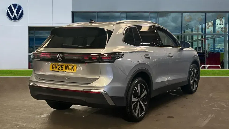 New VW Tiguan Elegance 150 HP (110 kW) 2026 Oyster silver metallic SUV
