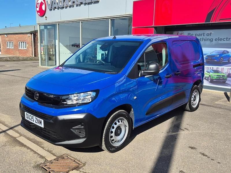 New Vauxhall Combo S 101 HP (74 kW) 2025 Blue MPV