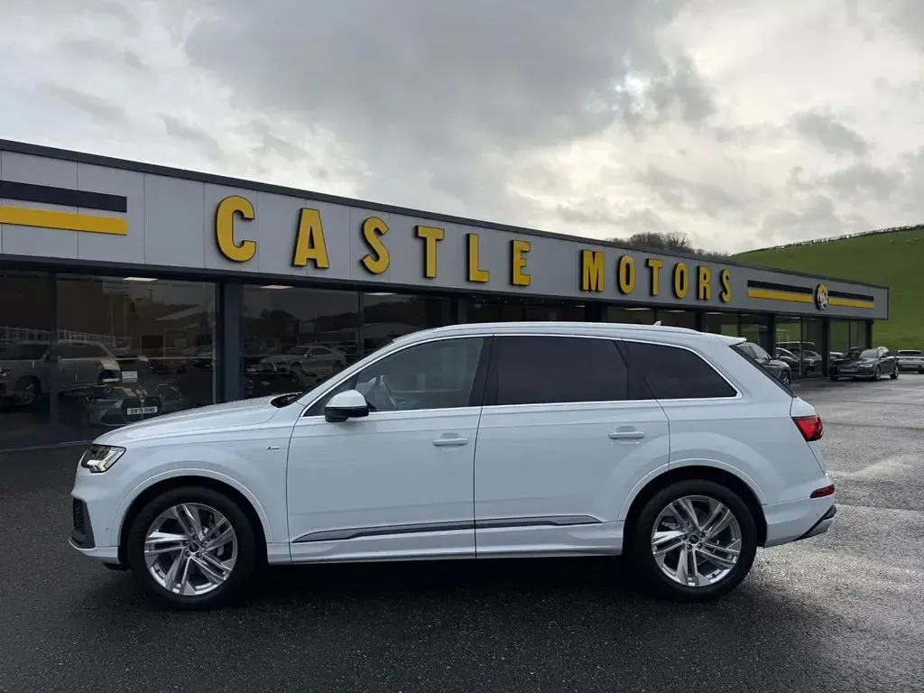 Used Audi Q7 S-Line 286 HP (210 kW) 2022 White SUV