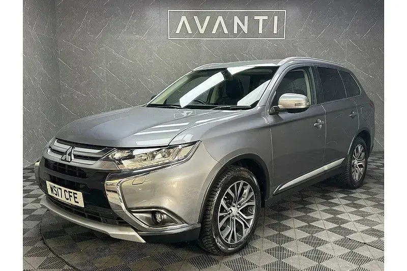 Usado Mitsubishi Outlander 147 HP (108 kW) 2017 Cinzento SUV
