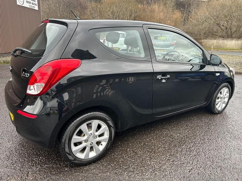 Begagnad Hyundai i20 Active 2014 Svart Halvkombi