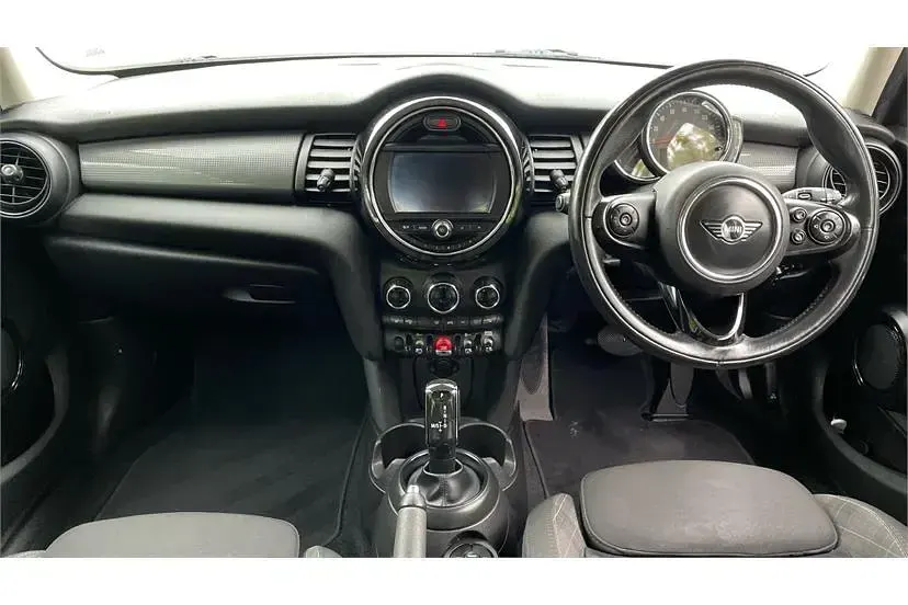 Gebraucht Mini Cooper Chili 136 PS (100 kW) 2018 Weiß Kleinwagen