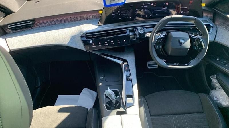 New Peugeot 5008 GT 134 HP (98 kW) 2025 White SUV