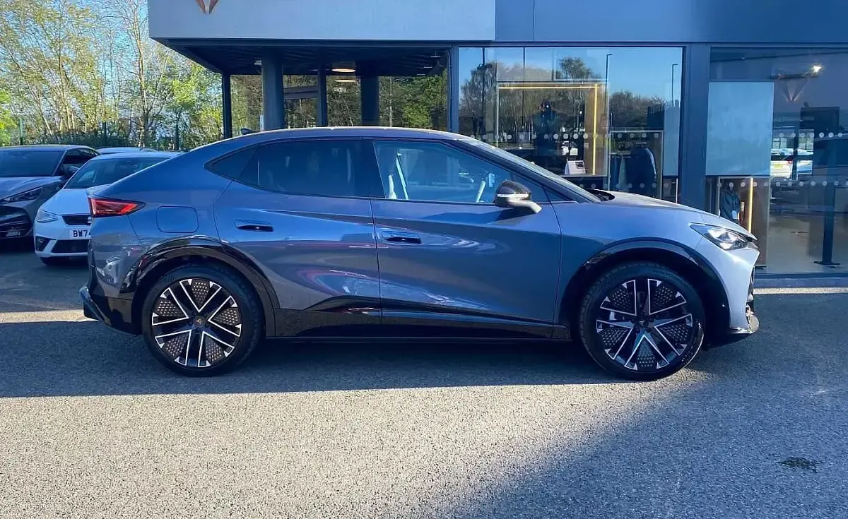 Used Cupra Tavascan VZ2 250 kW (340 HP) 2025 Tavascan blue SUV