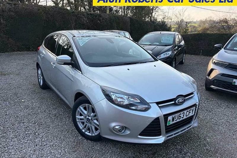 Used Ford Focus Titanium 125 HP (91 kW) 2013 Silver Hatchback