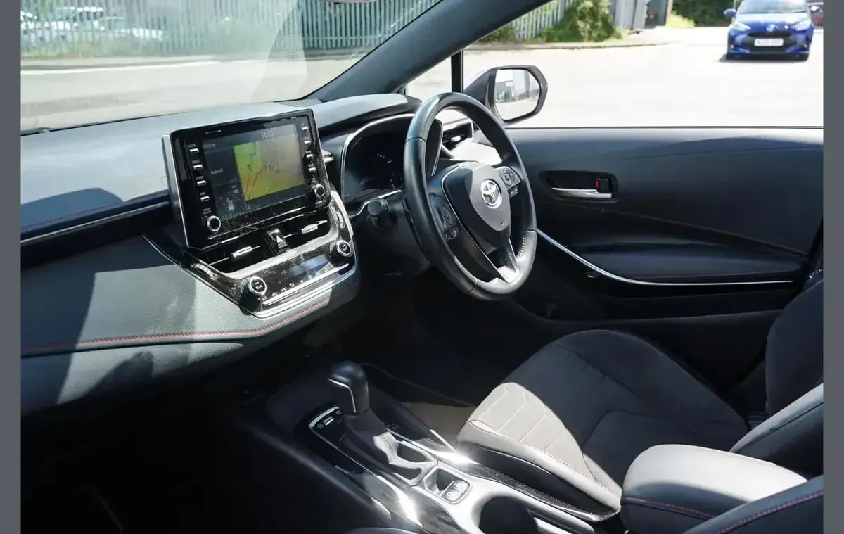 Used Toyota Corolla 180 HP (132 kW) 2020 Silver Hatchback