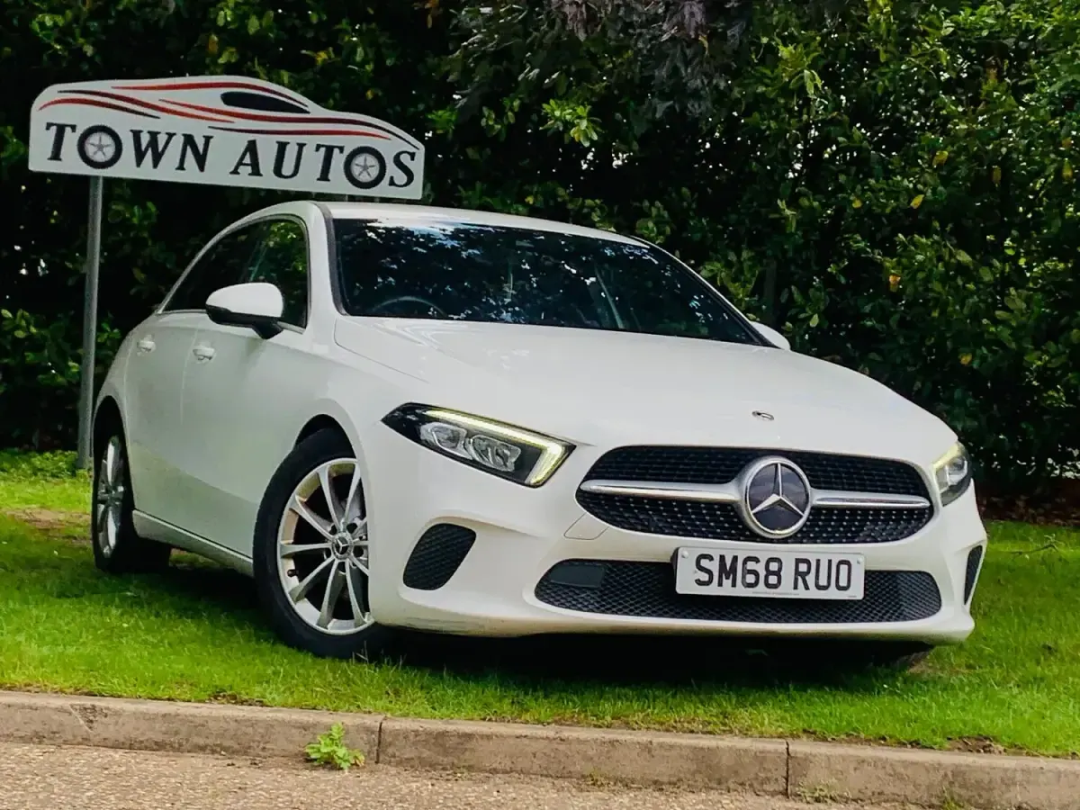 Used Mercedes A180 116 HP (85 kW) 2018 White Hatchback