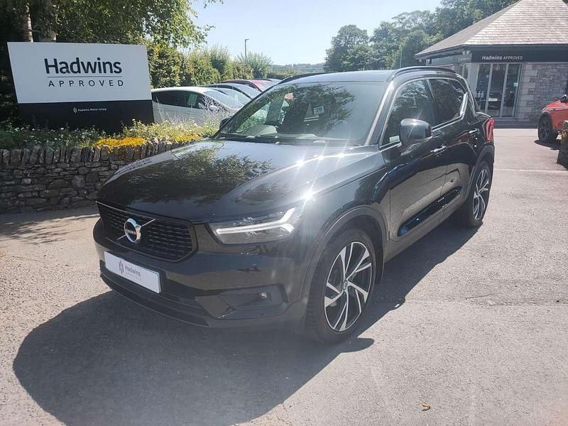 Black Used 2019 Volvo XC40 R-Design Pro SUV | £17,495 (Fair price) - Image 1/4