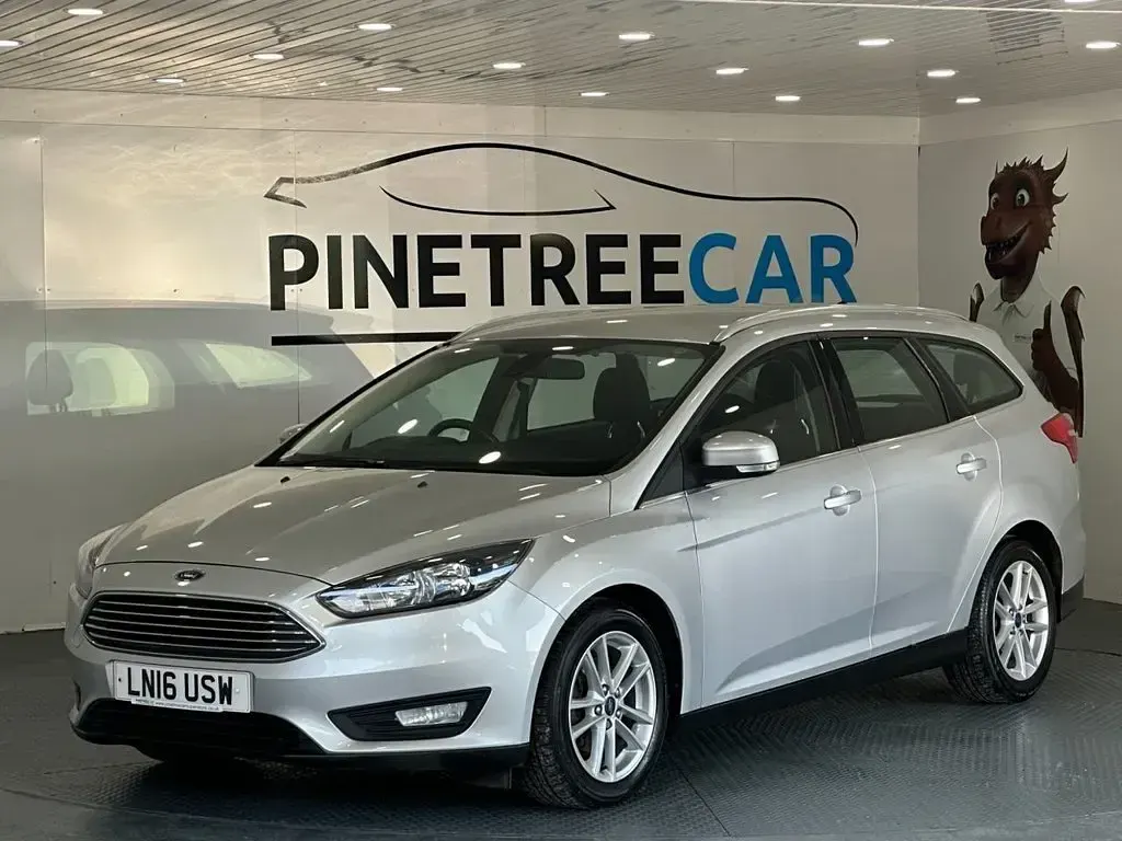 Used Ford Focus Zetec 120 HP (88 kW) 2016 Silver Estate