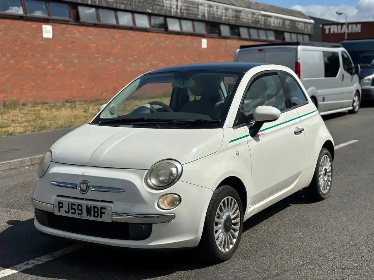Used Fiat 500 Lounge 69 HP (50 kW) 2009 White Cabriolet