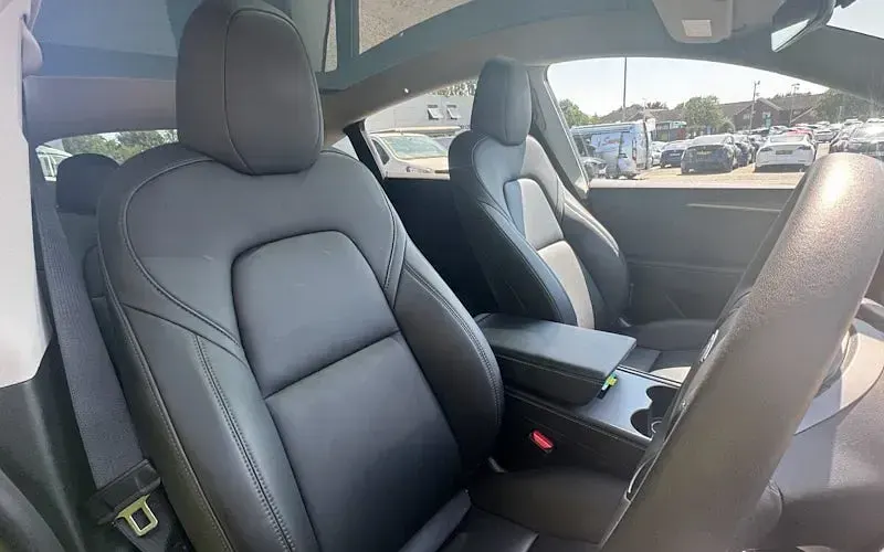 Used Tesla Model Y Long Range AWD 286 kW (389 HP) 2022 Blue SUV