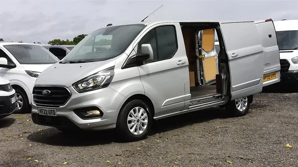 Used Ford Transit Custom Limited 130 HP (95 kW) 2022 Silver Van