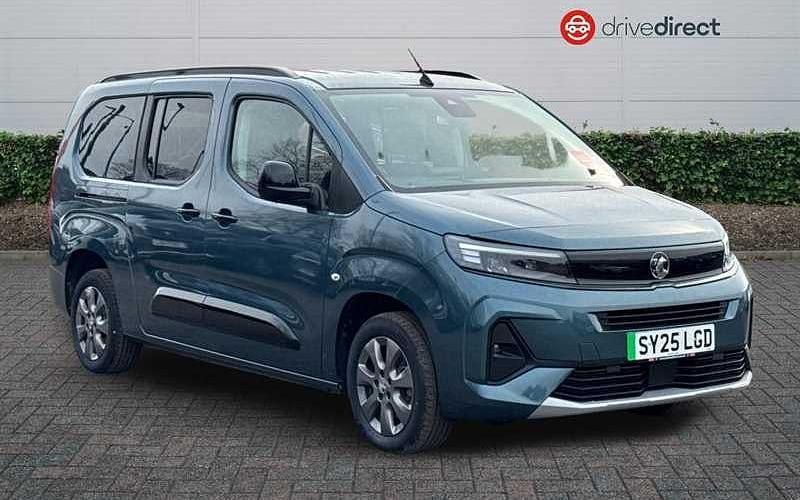 Used Vauxhall Combo Ultimate 100 kW (136 HP) 2025 Blue MPV