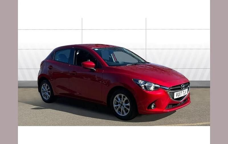 Used Mazda 2 90 HP (66 kW) 2017 Red Hatchback