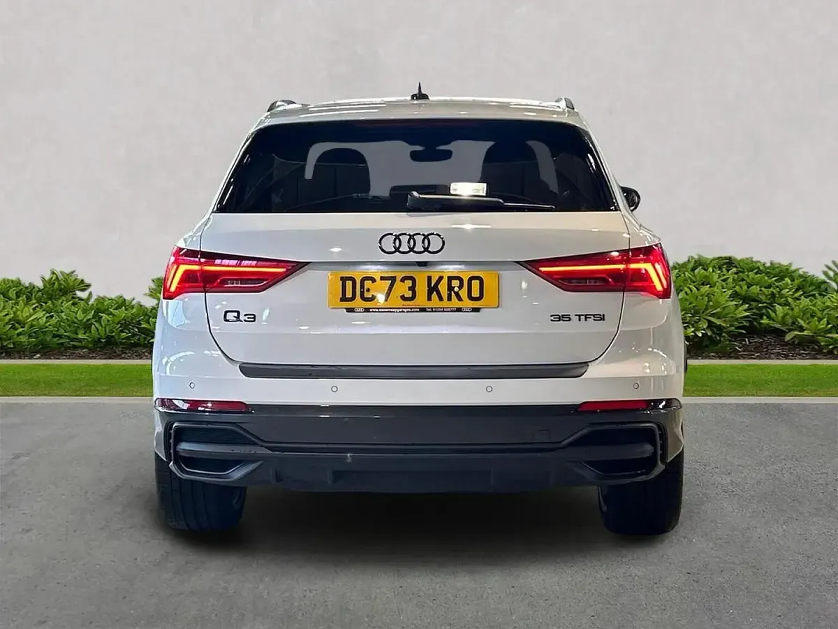 Used Audi Q3 Black Edition 147 HP (108 kW) 2024 White SUV