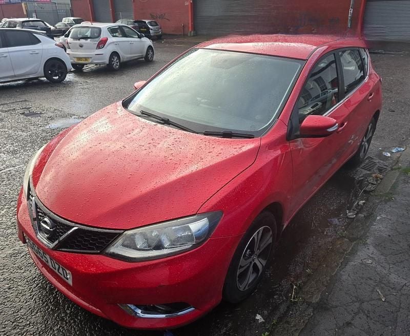 Red Used 2015 Nissan Pulsar Visia Hatchback | £2,495 (Super price) - Image 1/4