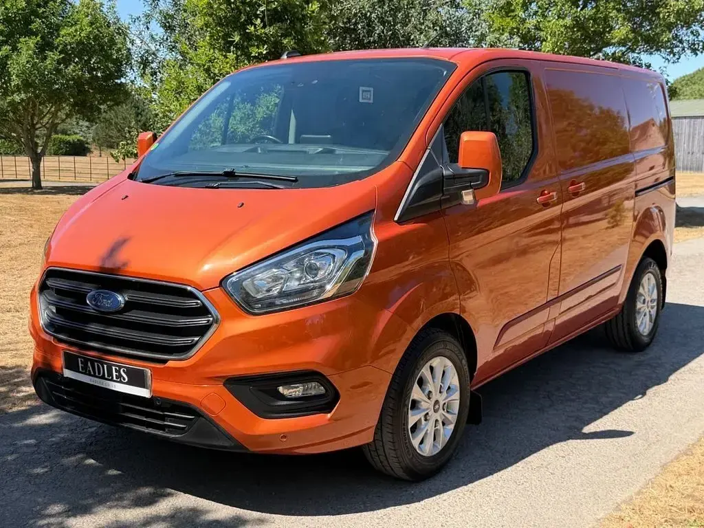 Used Ford Transit Custom Limited 170 HP (125 kW) 2022 Orange Van
