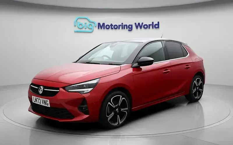 Begagnad Vauxhall Corsa Ultimate 101 HK (74 kW) 2023 Röd Halvkombi