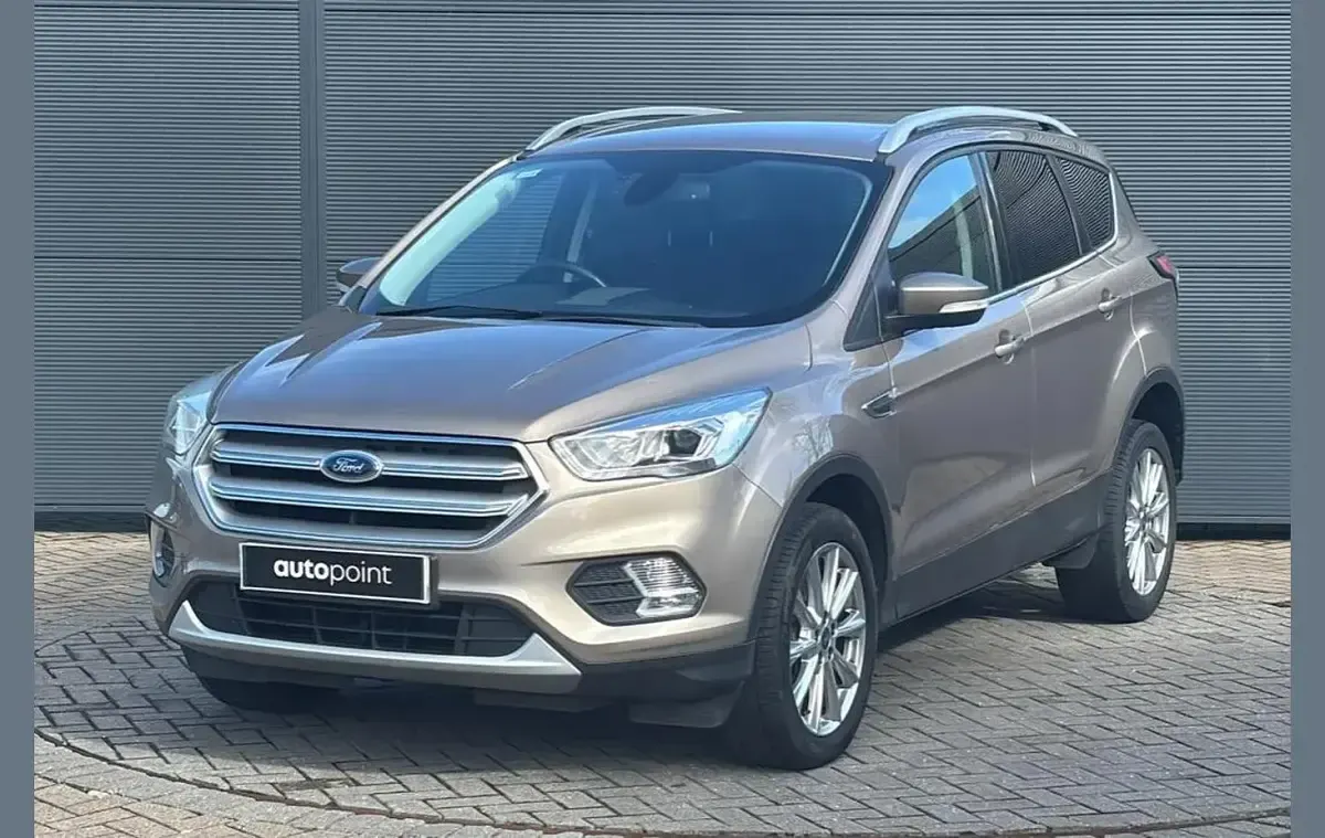 Gebraucht Ford Kuga Titanium 117 PS (86 kW) 2019 Silber SUV