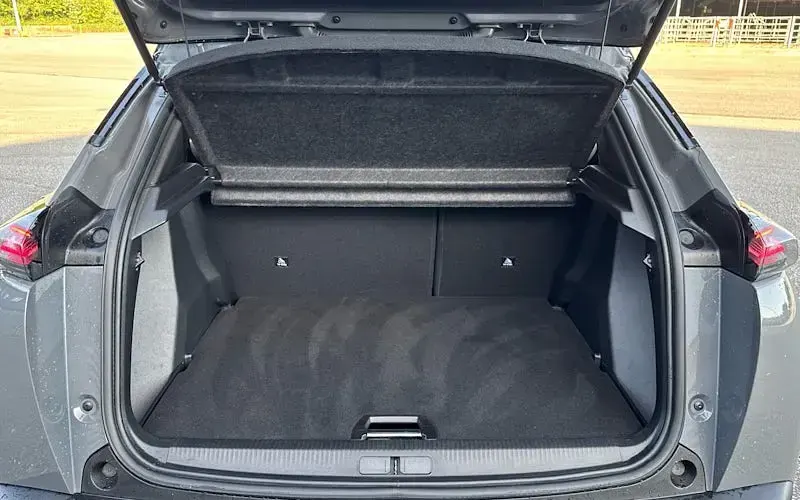 Second-hand Peugeot 2008 GTi 131 CP (96 kW) 2024 Gri SUV