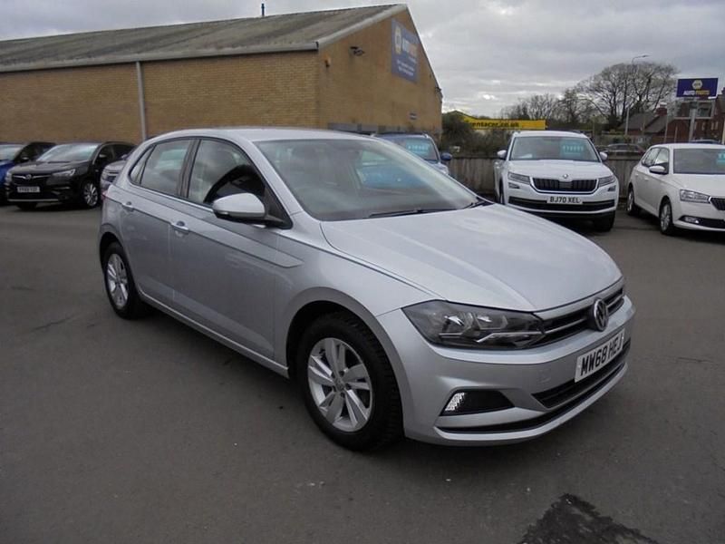 Used VW Polo SE 65 HP (47 kW) 2018 Silver Hatchback