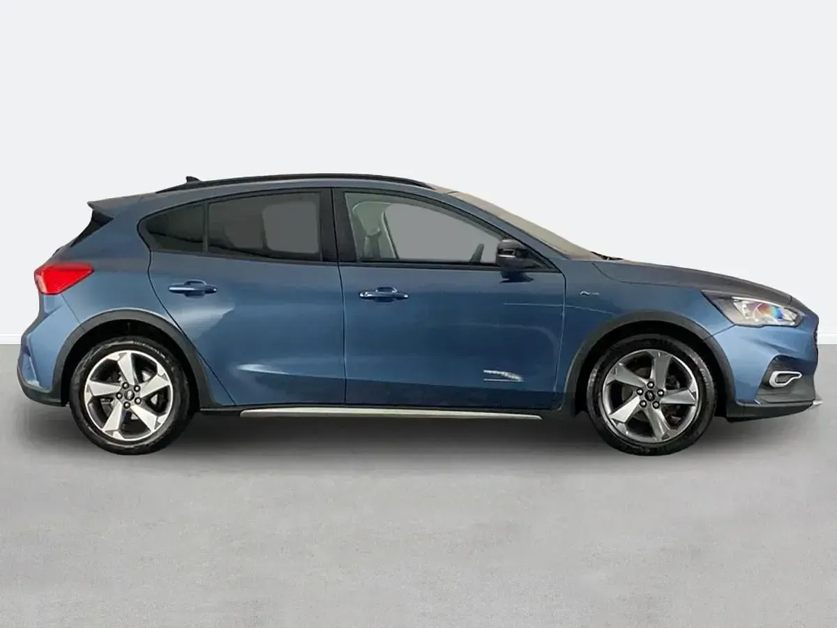 Używany Ford Focus Active 125 KM (91 kW) 2021 Niebieski Hatchback